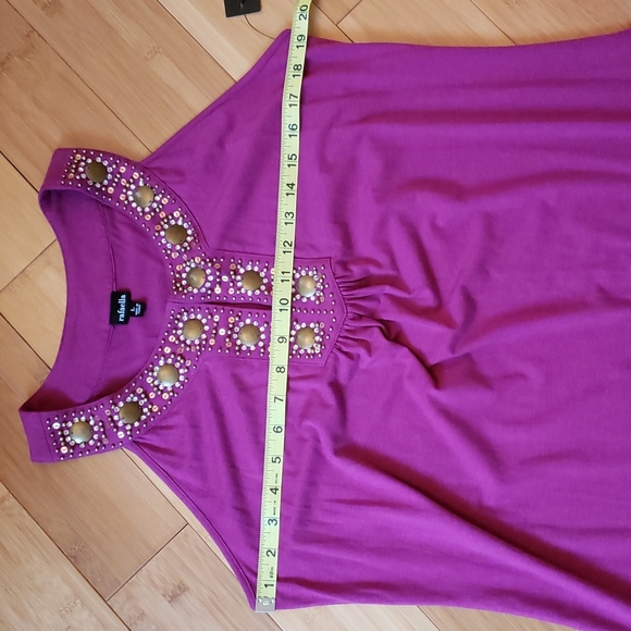 sleeveless embellished top - Picture 7 of 10
